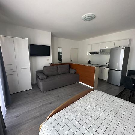 Apartments Villa Sunce Dugi Rat Buitenkant foto