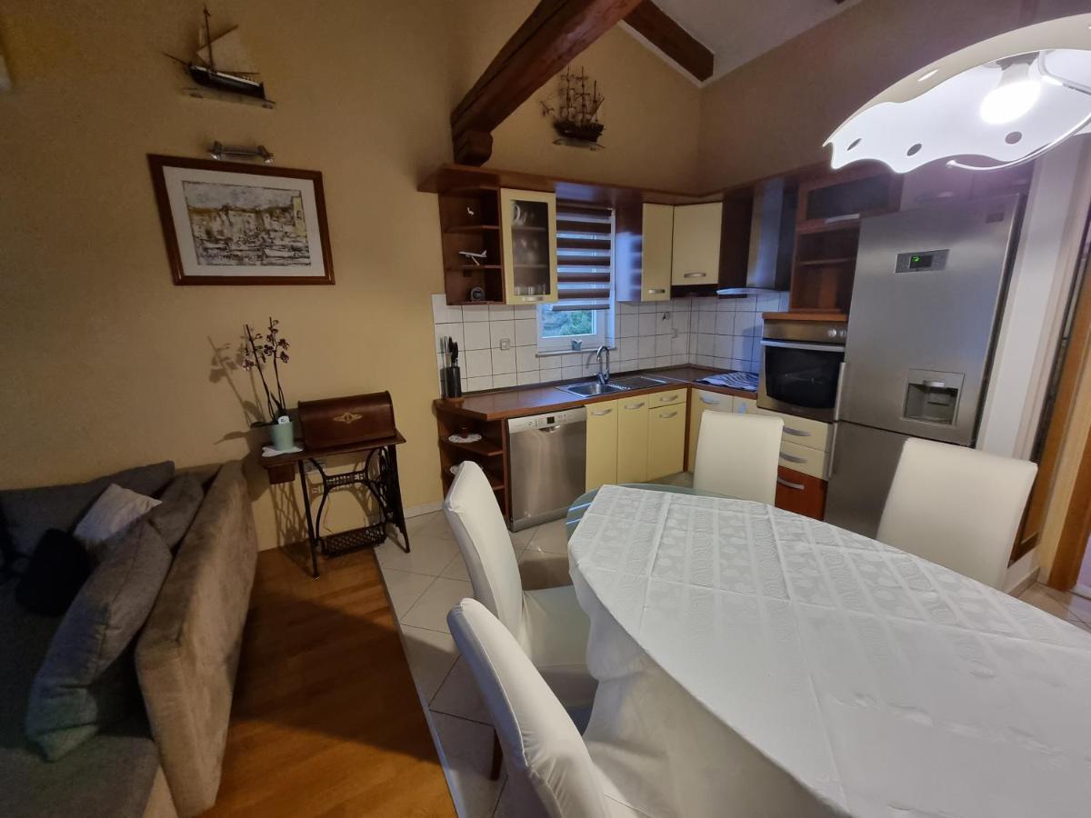 Apartments Villa Sunce Dugi Rat Buitenkant foto
