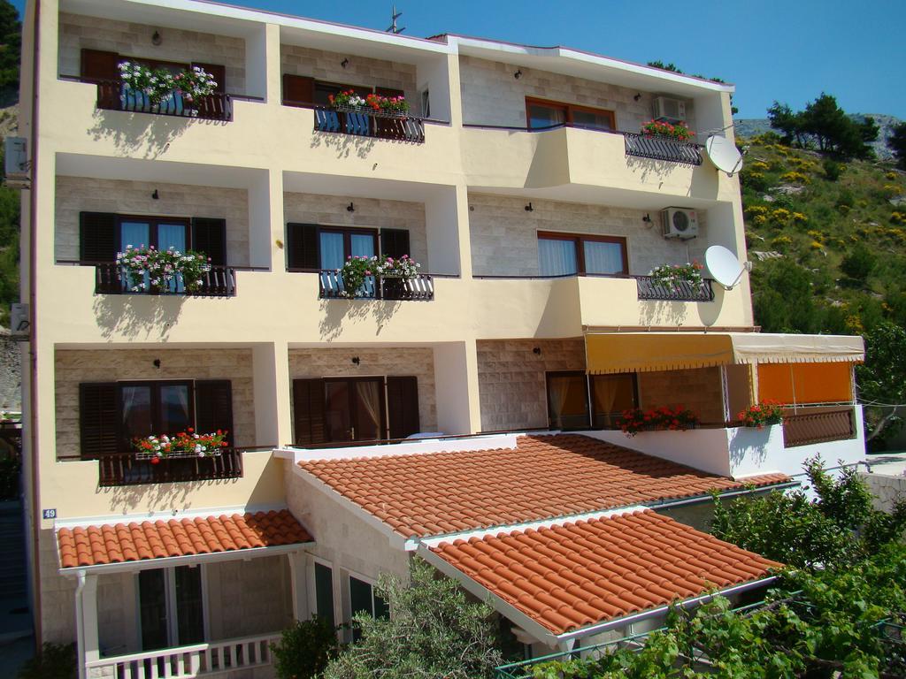 Apartments Villa Sunce Dugi Rat Buitenkant foto