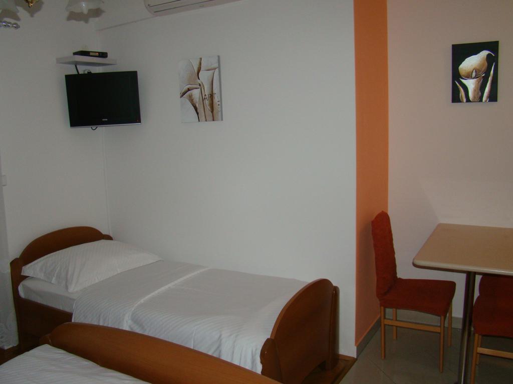Apartments Villa Sunce Dugi Rat Kamer foto