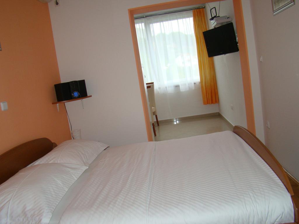 Apartments Villa Sunce Dugi Rat Kamer foto