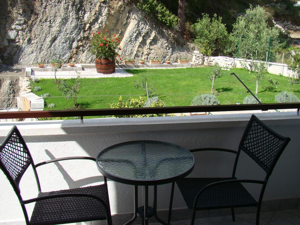 Apartments Villa Sunce Dugi Rat Kamer foto