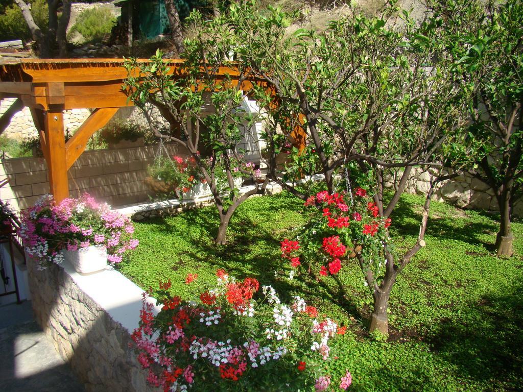 Apartments Villa Sunce Dugi Rat Buitenkant foto