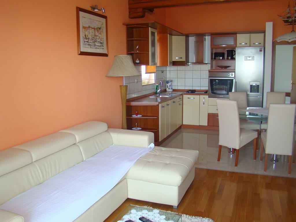 Apartments Villa Sunce Dugi Rat Kamer foto
