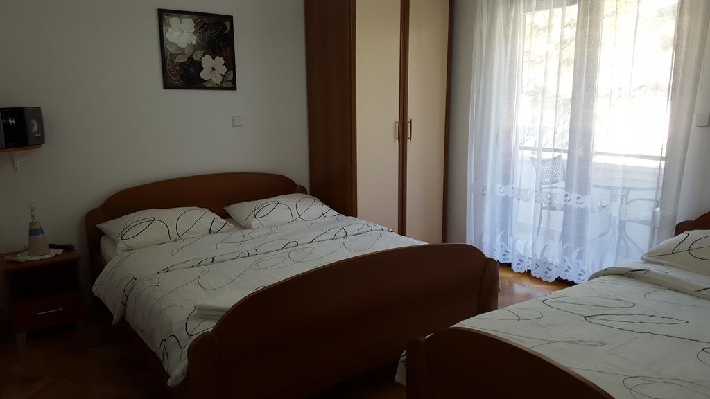 Apartments Villa Sunce Dugi Rat Buitenkant foto