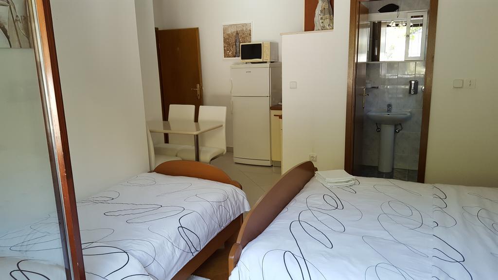 Apartments Villa Sunce Dugi Rat Buitenkant foto